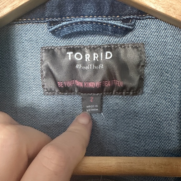 Torrid Denim Fitted Trucker Jacket kalahari - Picture 4 of 4